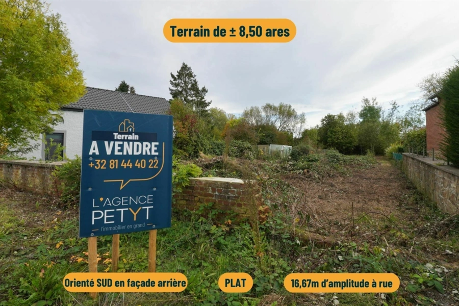 Terrain à bâtir de ± 8,50 ares PLAT avec permis octroyé